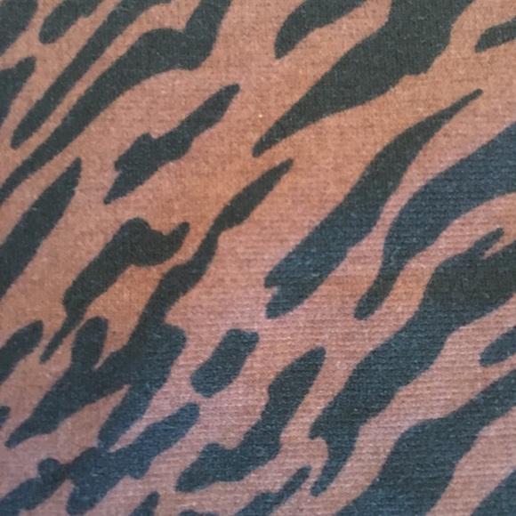 🆕 2 piece crop top & crop pants 🆕 - Picture 7 of 7